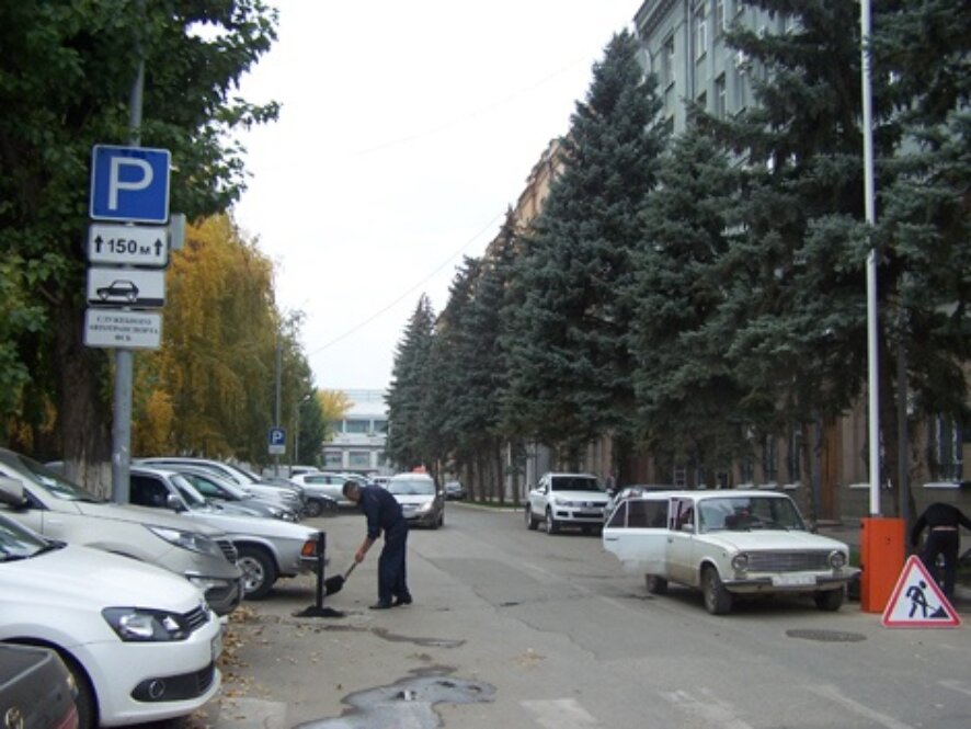 Саратов. ФСБ огородилось?