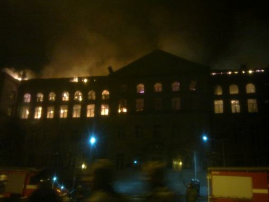 В Киеве горит здание  Национального аграрного университета