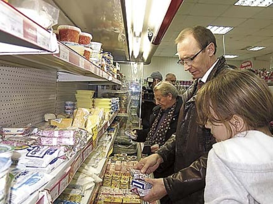Глава региона дал поручение разобраться с фактами грубых нарушений в торговле продуктами питания в сетевых магазинах