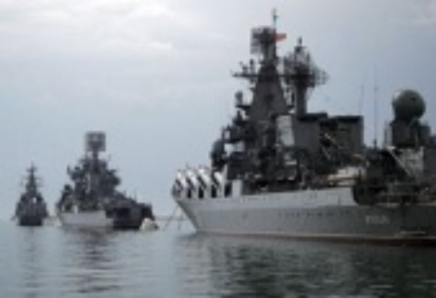 В Крым стягиваются российские войска