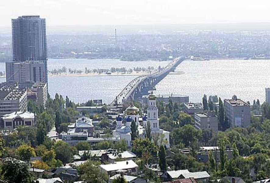 На мосту «Саратов-Энгельс» устроено 17 деформационных швов