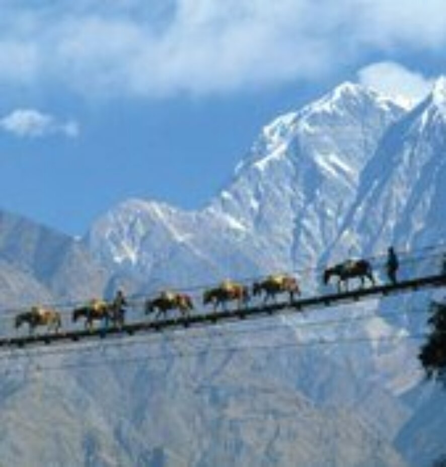 Два российских альпиниста погибли в горах Непала