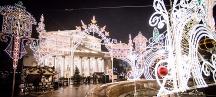 Новогоднюю Москву украсят почти четыре тысячи световых конструкций