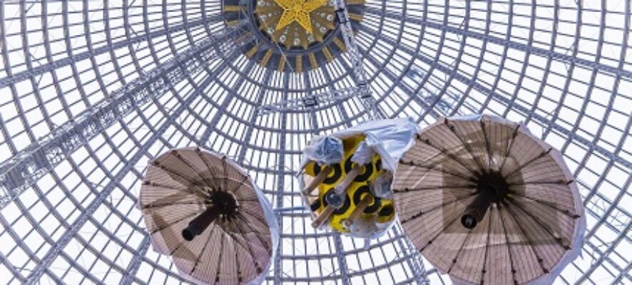 В павильоне «Космос» на ВДНХ установили макет спутника-ретранслятора «Луч-5А»