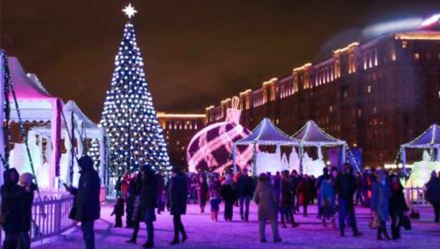 «Оле-Лукойе», рождественские песни и французские блины: чем заняться в выходные в столице России