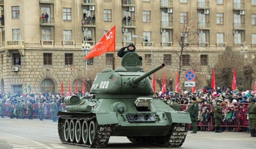 В Волгограде состоялся парад войск в честь Сталинградской Победы