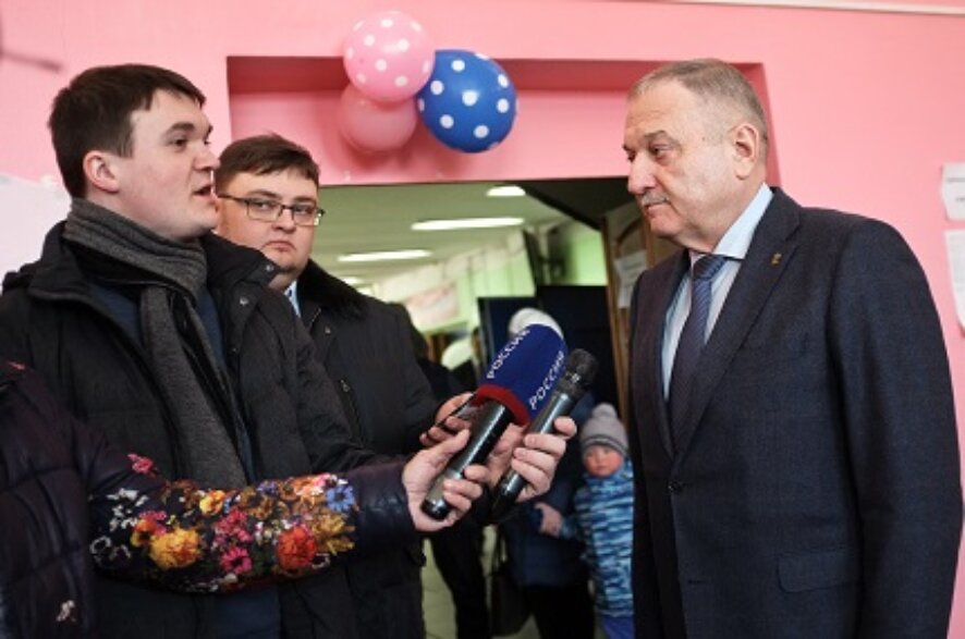 Председатель Заксобрания Кировской области Владимир Быков проголосовал на выборах Президента России