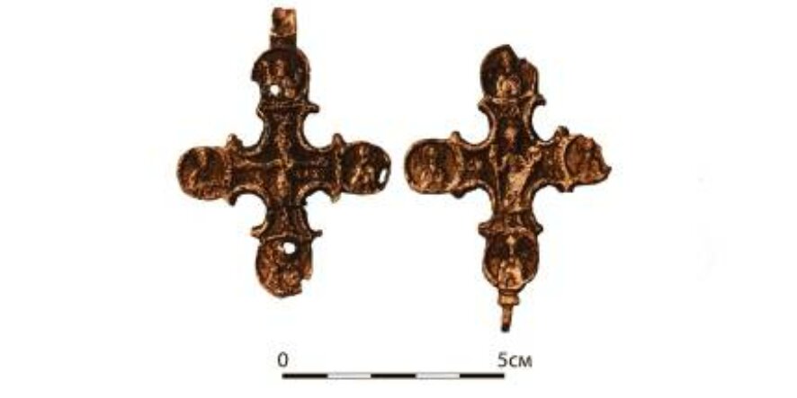 Изразец и крест XVI века: что еще нашли во время раскопок в районе Маросейки