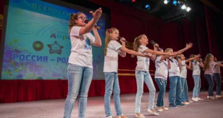 Патриотический фестиваль собрал в Музее Победы юных артистов со всей России