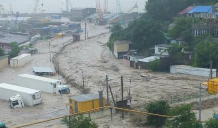 Тропические многочасовые ливни вызвали новое наводнение на Кубани