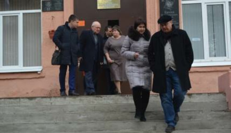 Общественники Саратова провели рейд по школам и поликлиникам города