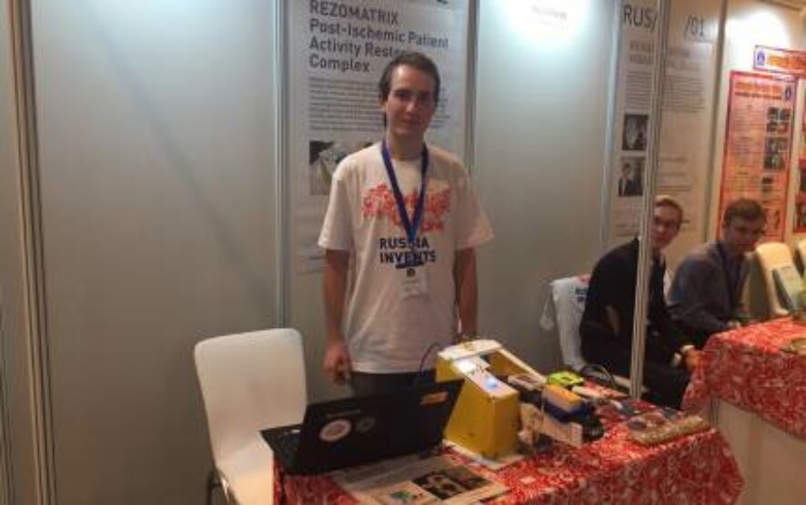 Школьник из Екатеринбурга изобрел уникальное устройство для реабилитации людей после инсульта и стал героем недели по версии проекта «Гордость России»