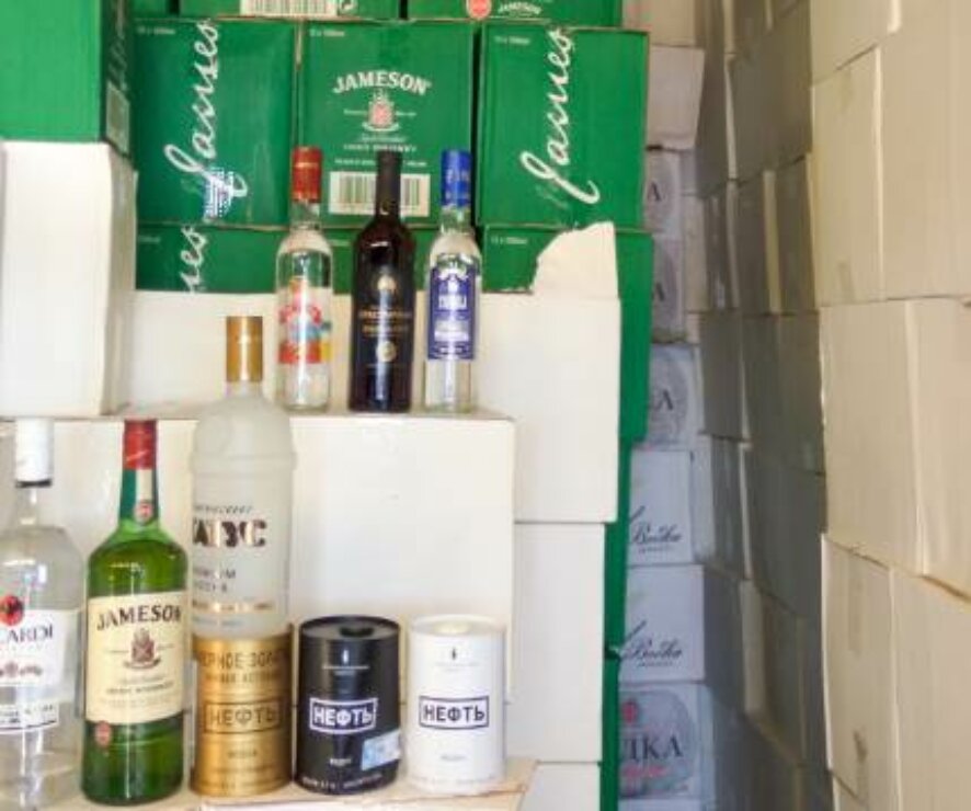 Ром, виски и водка гаражного производства: в Пушкинском районе Московской области ликвидирован подпольный алкогольный склад