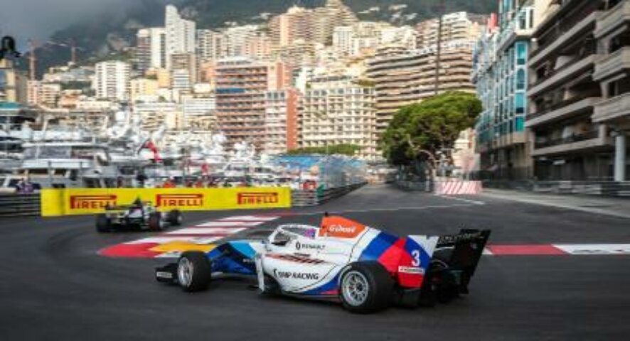 Александр Смоляр завоевал поул-позицию в квалификации Formula Renault Eurocup в Монако