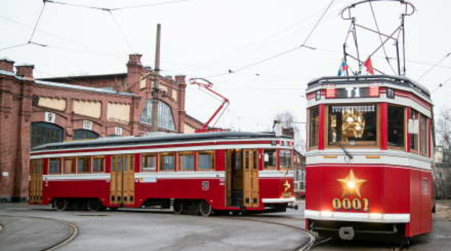 Туристический трамвай в Петербурге увеличивает количество рейсов в преддверии нового туристического сезона