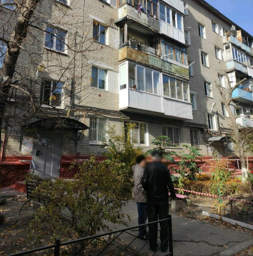 Жительница Заводского района Саратова выбросила двух малолетних дочерей из окна 4-го этажа, возбуждено уголовное дело
