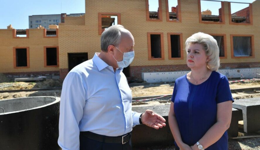Глава региона проверил ход строительства нового детского сада в поселке Елшанка