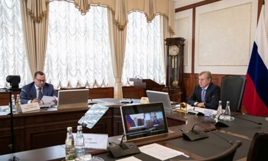 Виталий Савельев обсудил с главой Якутии вопросы развития транспортного комплекса региона