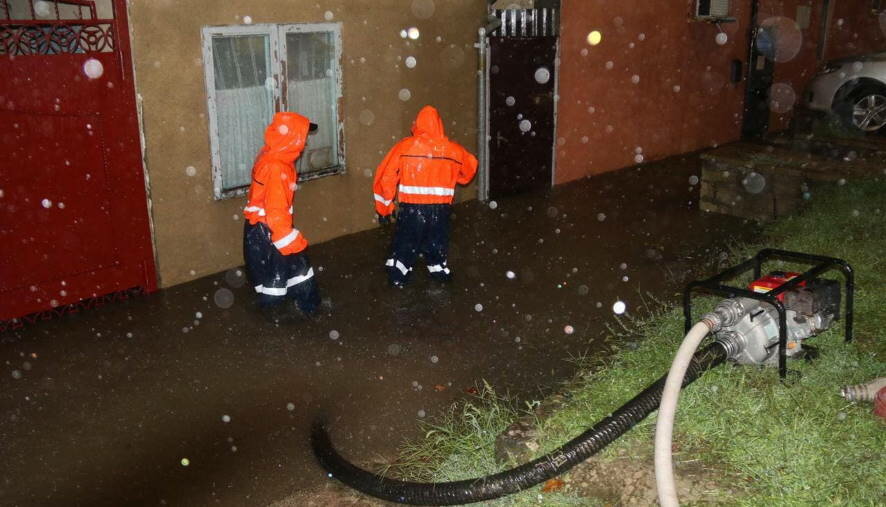 В четырех муниципалитетах Кубани ввели режим ЧС из-за непогоды