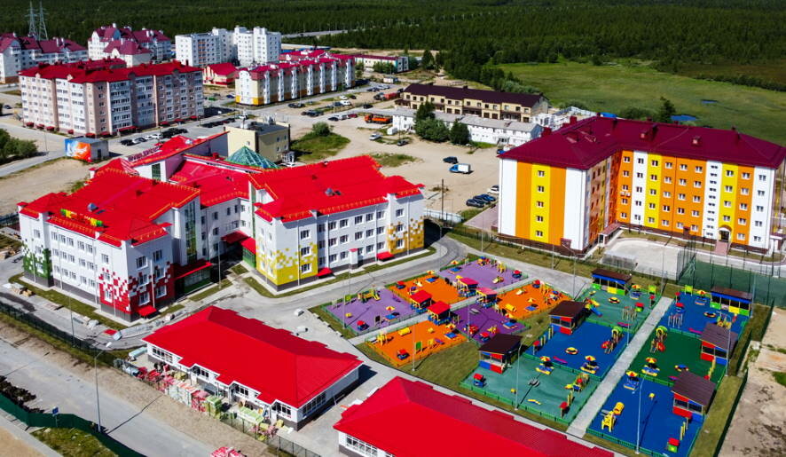 В Новом Уренгое завершено строительство трех детских садов