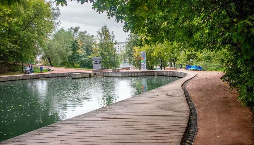 В Парке Горького провели восстановительные работы после оползня из-за ливней