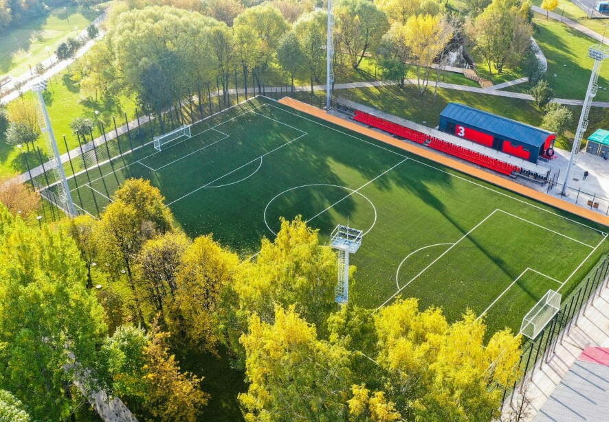 Футбольное поле с подогревом в пойме реки Чермянки будет открыто круглогодично