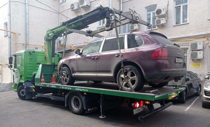 Porsche Cayenne жителя ЦАО Москвы арестован за долги по ЖКУ