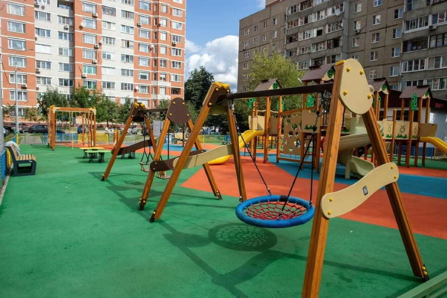 Шесть детских площадок установят в Подольске в 2022
