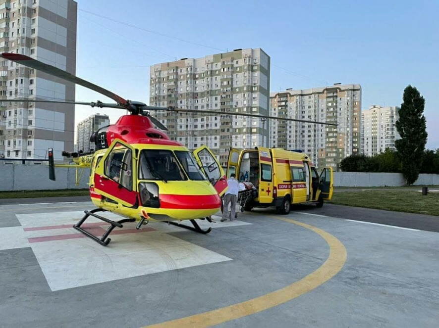 Детей, попавших в ДТП в Курской области, эвакуировали на вертолете санитарной авиации