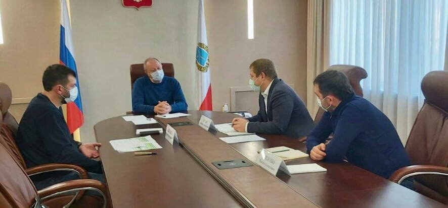 Валерий Радаев провёл совещание по завершающему этапу ремонта улиц в Саратове