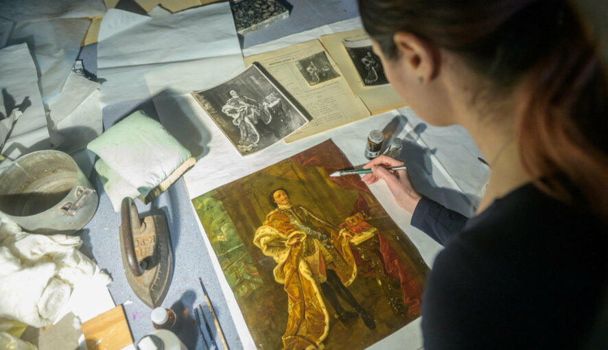 ООО «Газпром трансгаз Саратов» помогло Радищевскому музею в реставрации портрета Петра I