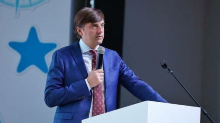 Минпросвещения: Вопрос о QR-кодах для сотрудников школ в РФ пока не обсуждается