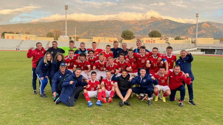 Юношеская сборная России выиграла мини-турнир в Греции и с первого места вышла в Элитный раунд ЕВРО U-19