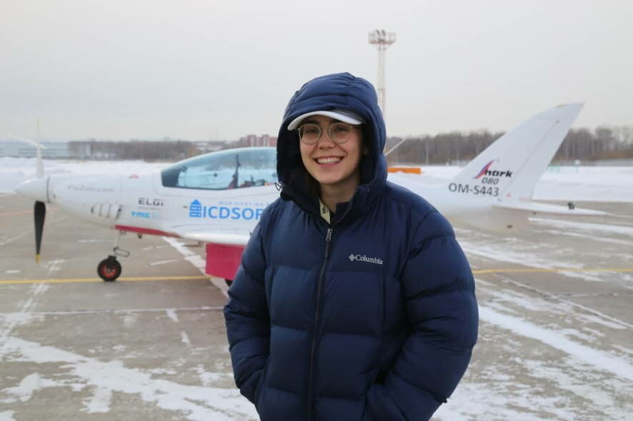 Бельгийская путешественница, совершающая кругосветный перелет на 2-ух местном низкоплане, приземлилась в Хабаровске