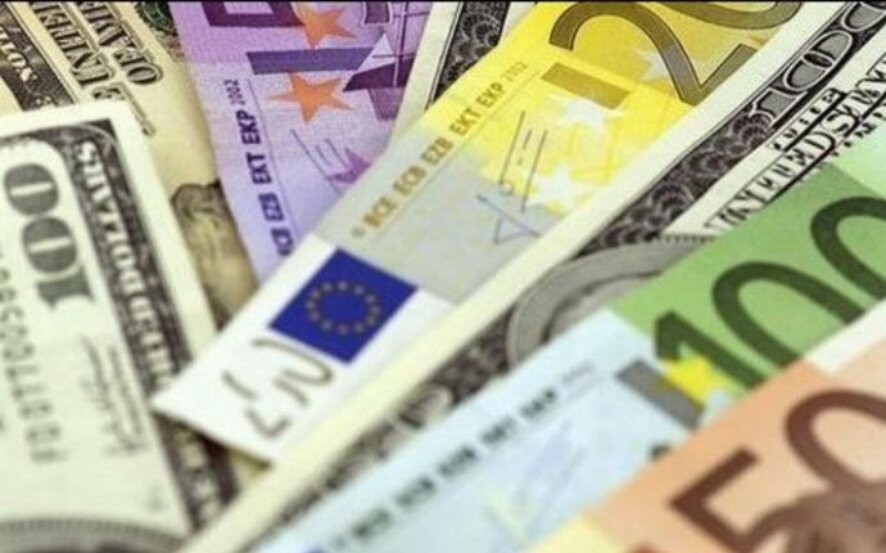 Великобритания запретила использование в России фунтов стерлингов и банкнот стран ЕС