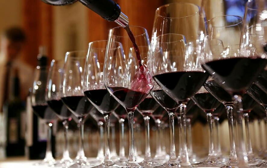 Более 11 млн декалитров игристых вин произведено в России за 11 месяцев 2021 года