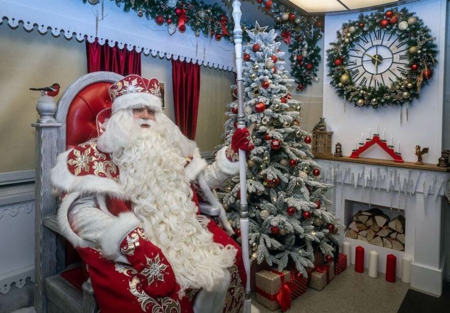 Поезд Деда Мороза отправился из Великого Устюга к детям из российских городов