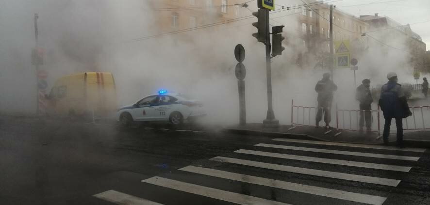 Ежедневные аварии на теплосетях возмутили жителей Петербурга