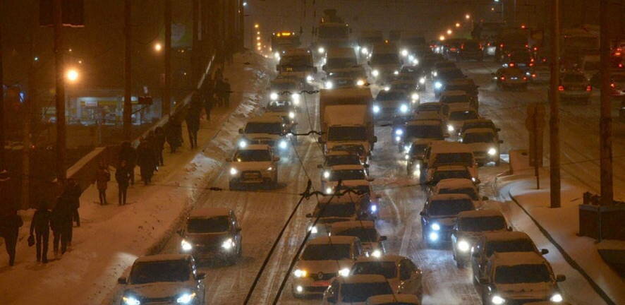 Жители Петербурга призвали Смольный прекратить «ледяной ад» на Московском шоссе