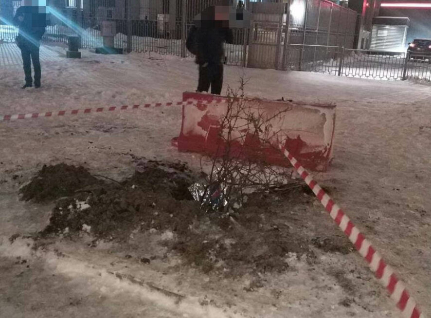 На Дмитровском шоссе в Москве ребенок провалился в яму, прокуратура  проводит проверку