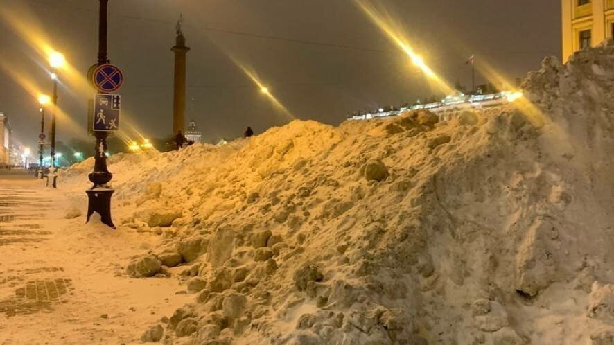 Почти 500 петербуржцев оставили подписи под петицией о некачественной уборке снега