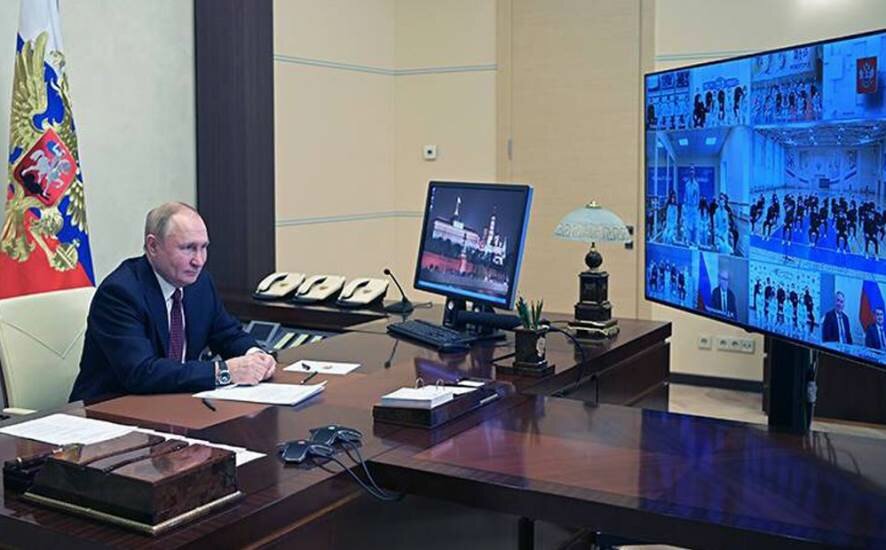 Президент Российской Федерации Владимир Путин провёл встречу в формате видеоконференцсвязи с олимпийской сборной России