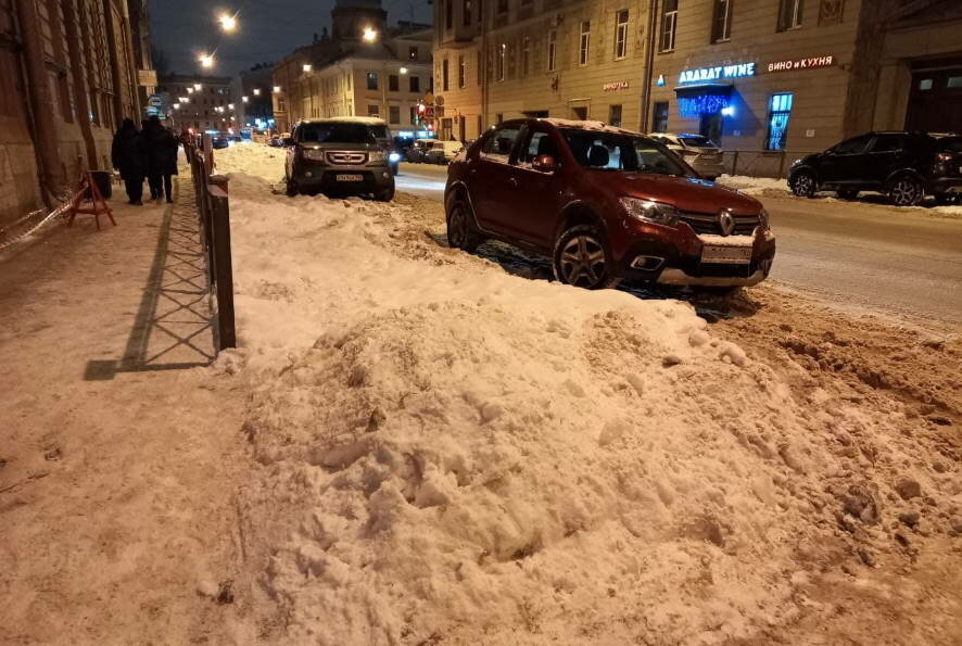 Снегоуборочная техника не появлялась в Калининском и Приморском районах 14 января
