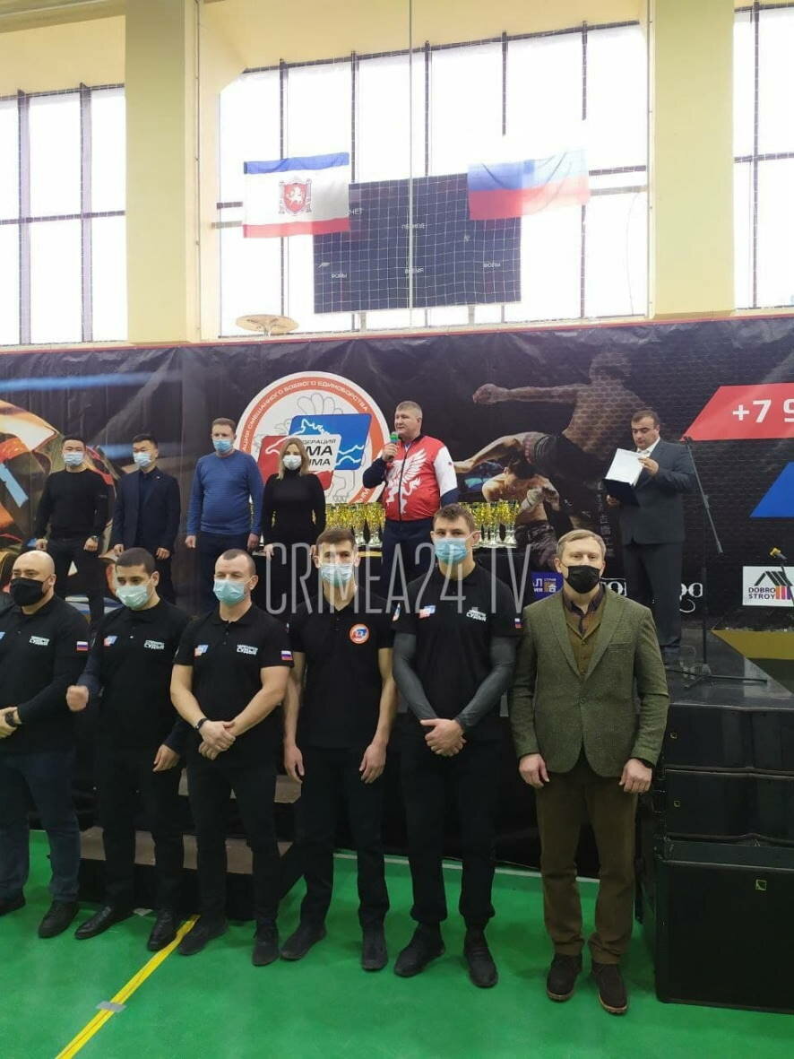 В Симферополе проходит открытие чемпионата и первенства Крыма по смешанным боевым единоборствам