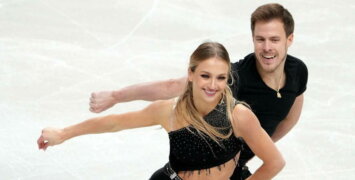Виктория Синицина и Никита Кацалапов — чемпионы Европы, а сборная по биатлону — победители эстафеты на этапе Кубка мира