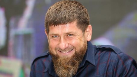 Рамзан Кадыров поздравил россиян с Днем Победы