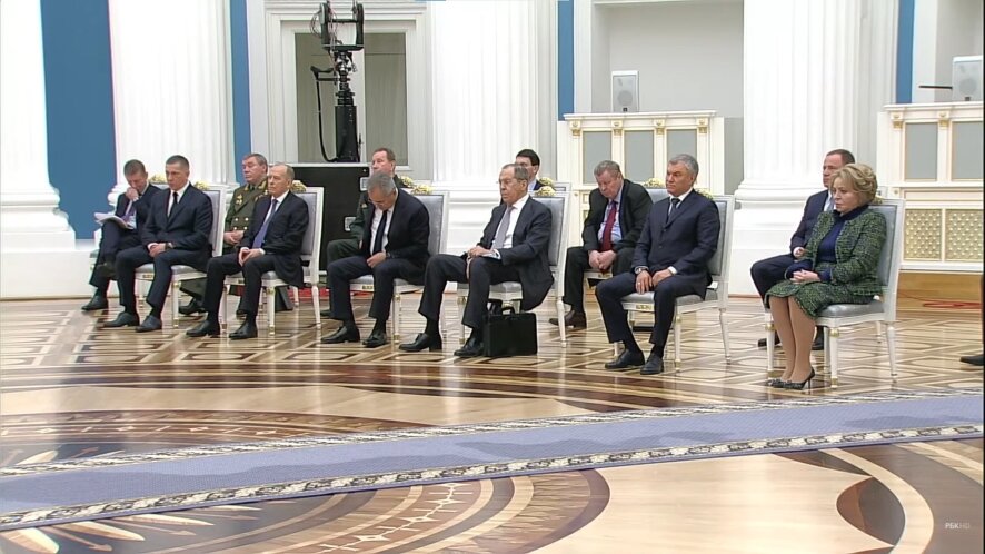Глава государства проводит в Кремле заседание Совета Безопасности Российской Федерации.