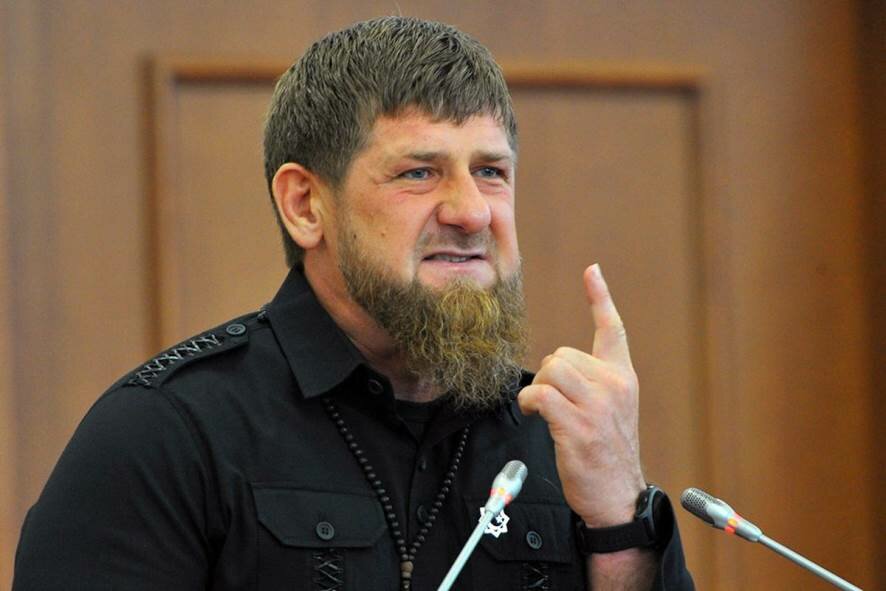 Рамзан Кадыров: из международного аэропорта Грозный вылетела очередная группа добровольцев, готовых сражаться с бандеровцами