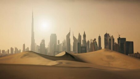 Власти Дубая распорядились продлить проживание туристам из-за массовых отмен рейсов