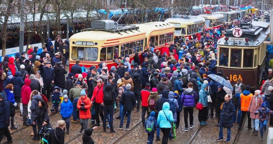 Более 20 тысяч человек посетили Парад трамваев в Москве